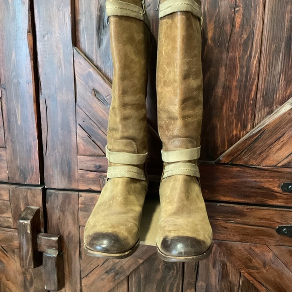 UGG AUSTRALIA DARCIE DISTRESSED HEAVY LEATHER SIDE ZIP TALL RIDING BOOT 8.5 - Picture 3 of 12